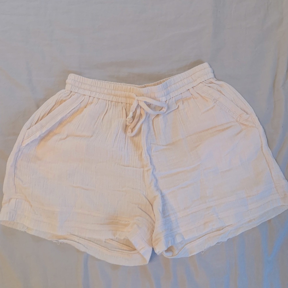 Carly Jean Shorts (Sz M)